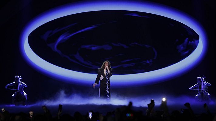 Benidorm Fest 2025: Lucas Bun canta \"Te Escribo En El Cielo\" en la final | Ver