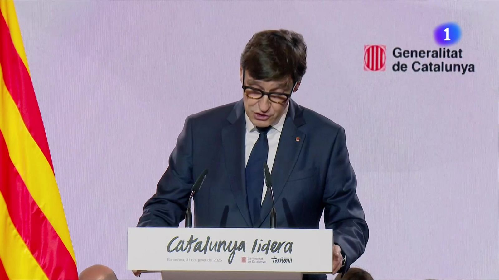 Salvador Illa presenta un pla econòmic per recuperar el lideratge de Catalunya - L'Informatiu | Veure