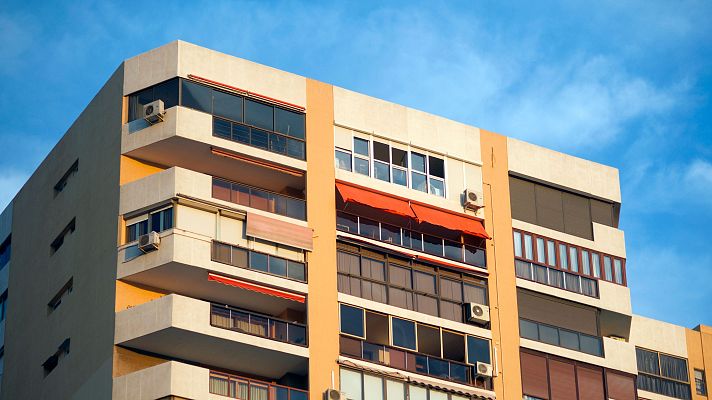 Telediario 1 - El euríbor rompe con la racha de descensos al subir al 2,53%, pero sigue abaratando las hipotecas que se revisen