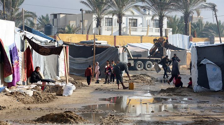 Telediario 2 - EE.UU. congela sus ayudas exteriores