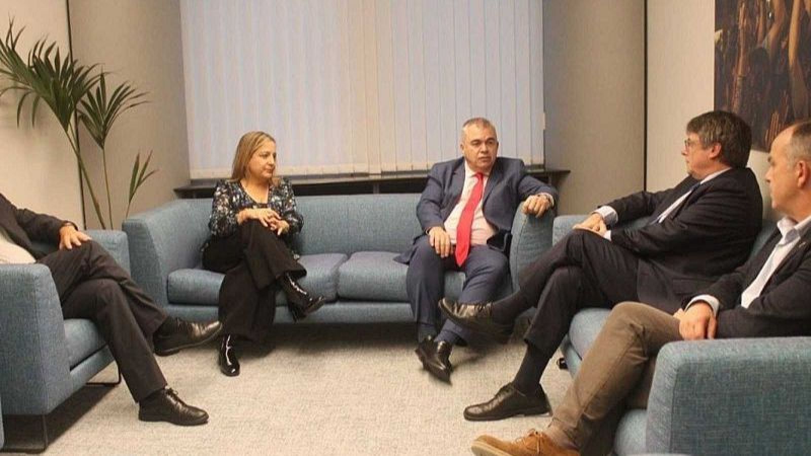 PSOE y Junts intentan acercar posturas con una reunión entre Santos Cerdán y Turull | Ver