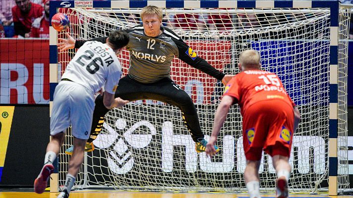Emil Nielsen amuralla la portería danesa y pone fin al sueño de Portugal en el Mundial