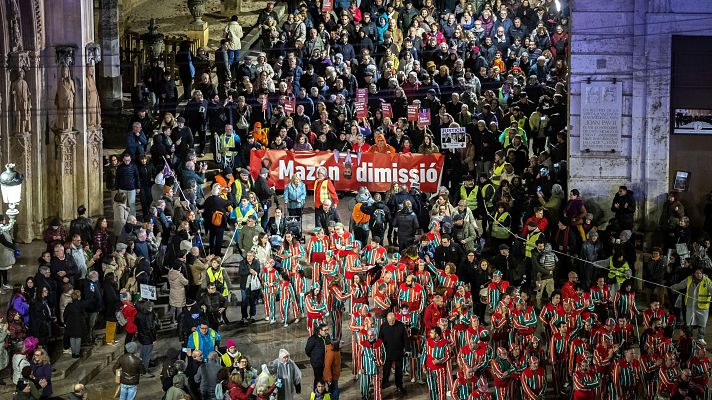 Miles de personas vuelven a salir a las calles de Valencia para pedir la dimisión de Mazón