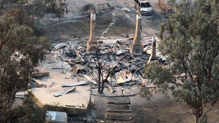 Telediario 1 - Cientos de desaparecidos por los incendios en Australia