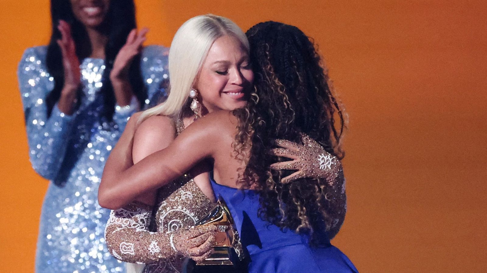 Beyoncé hace historia en los Grammy y Kendrik Lamar sorprende | Ver