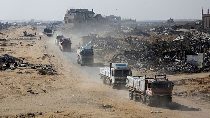 Telediario 1 - Unos 300 camiones con ayuda humanitaria entran diariamente en Gaza tras alto el fuego