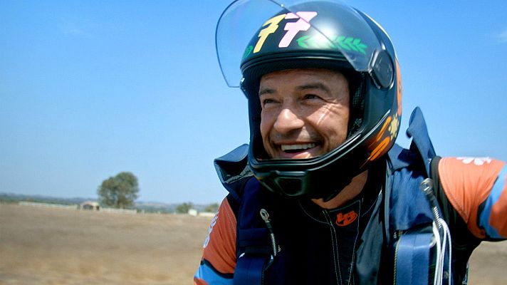 Orlando Bloom al límite - Traje de alas el límite mental