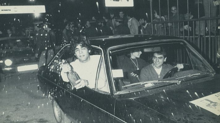 Momento histórico: varios coches cruzan la Verja de Gibraltar en 1985