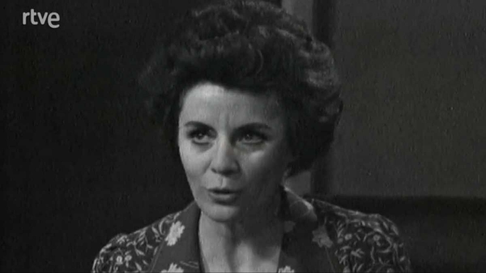 Pili, secretaria ideal - Inocencias - Pili, secretaria ideal | Ver