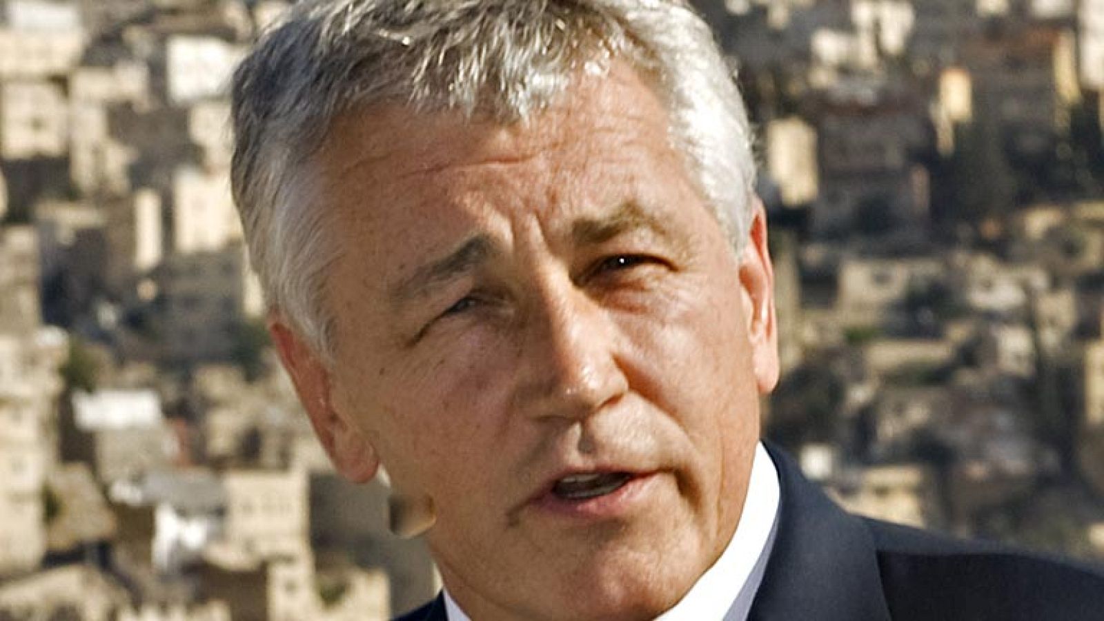 Obama propondrá a un exsenador republicano como nuevo secretario de Defensa