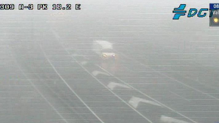 Telediario 1 - La niebla dificulta el tráfico en la operación llegada navideña
