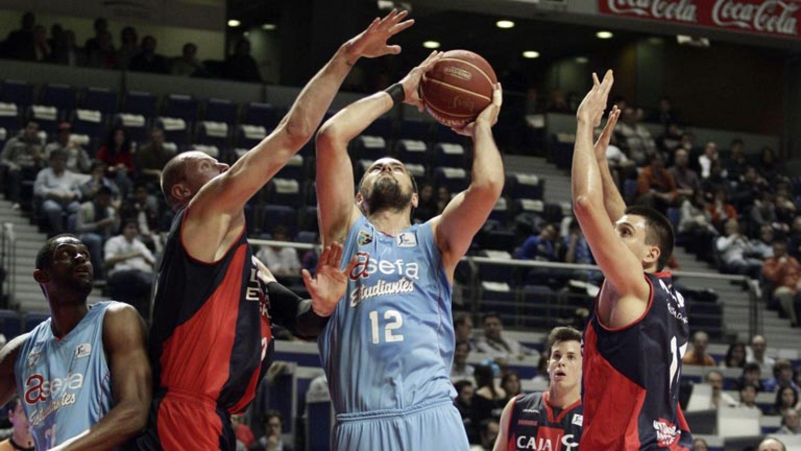 Asefa Estudiantes 68-72 Caja Laboral - Baloncesto en RTVE | Ver