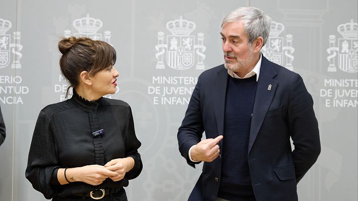 Telediario 1 - El Gobierno y Canarias acuerdan el reparto de menores migrantes