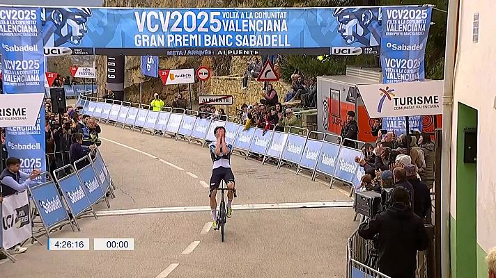 Iván Romeo logra su primer triunfo profesional en la tercera etapa de la Volta a la CV