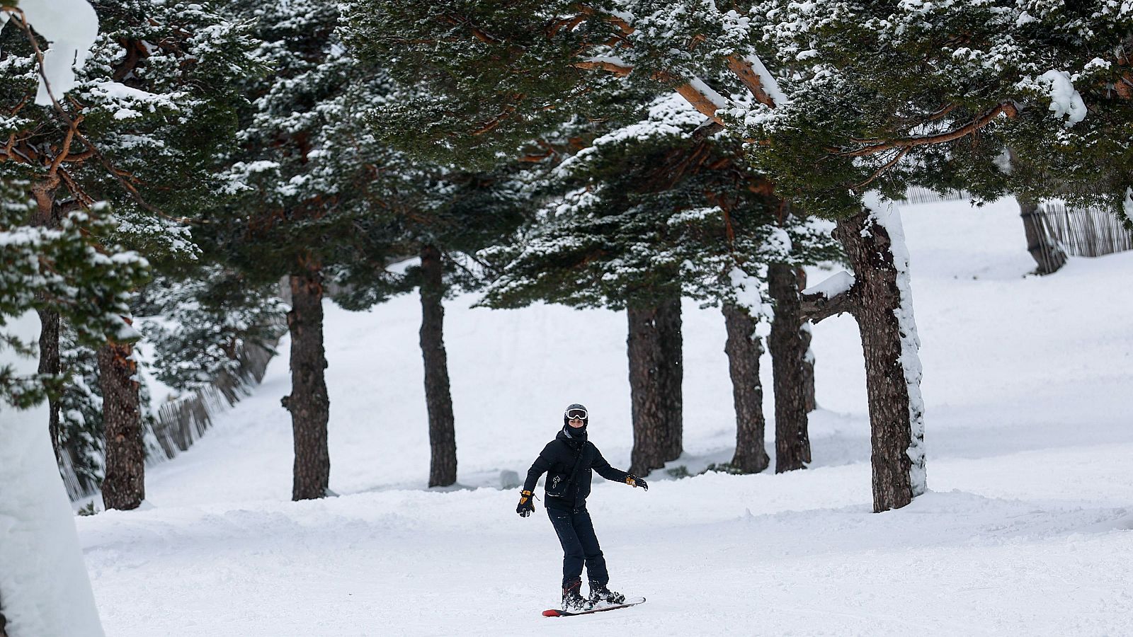 Lluvia en el este y sur peninsular, con nieve en las montañas del noreste