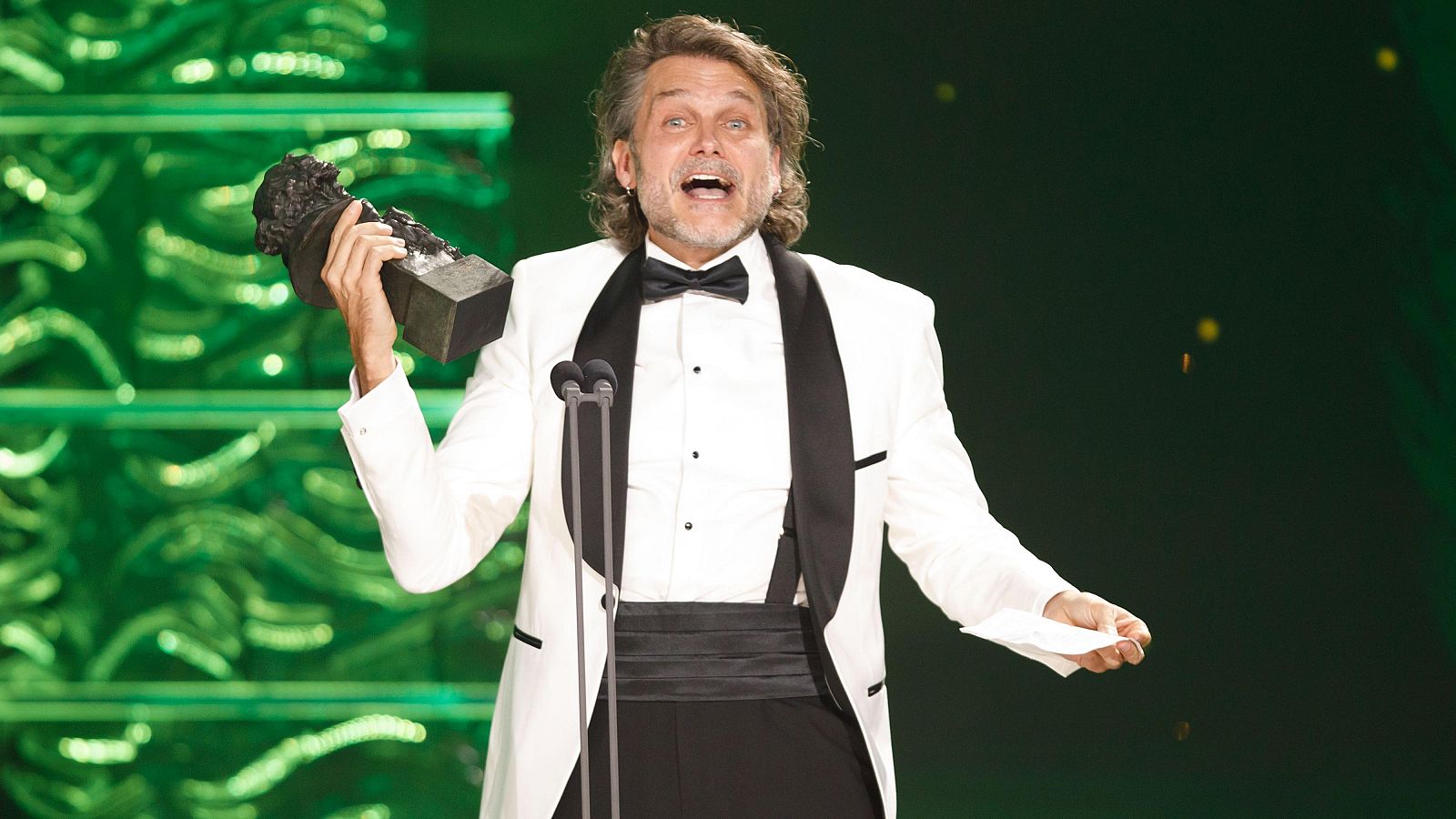 Goya 2025 | La emotiva celebración de Salva Reina al ganar el Goya a Mejor Actor de Reparto