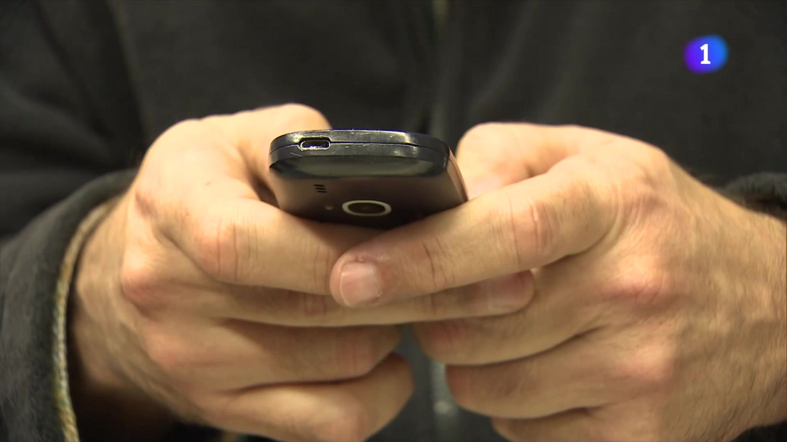 Com és viure sense un 'smartphone'? - L'Informatiu | Veure