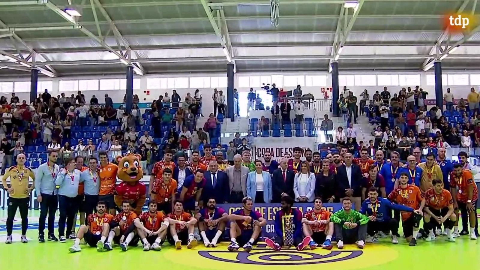 Balonmano - Copa de España. Entrega de la Copa - ver ahora