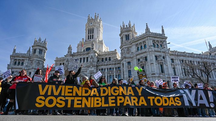 Miles de personas se manifiestan en Madrid por el derecho a una vivienda digna