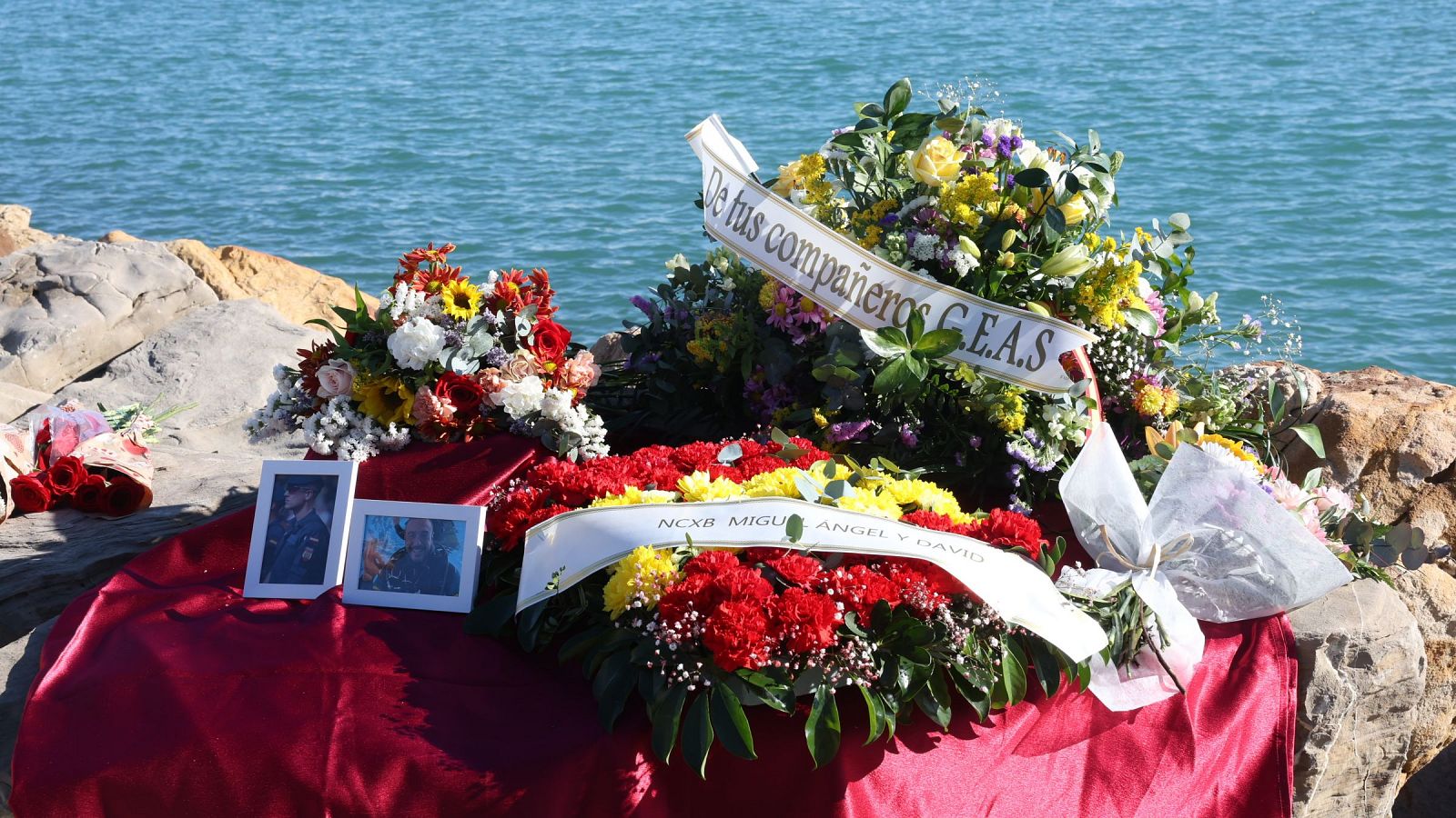Barbate pide "justicia" para los dos guardias civiles arrollados por una narcolancha en el primer aniversario de su muerte