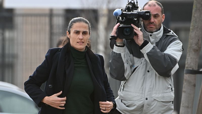 Tomé dice que no convocó a Hermoso por razones deportivas y la "situación desagradable" que vivían