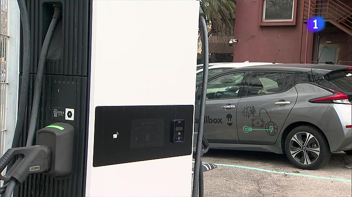 L'Informatiu - El sector de l'automoció aplaudeix el pla del Govern per impulsar el cotxe elèctric