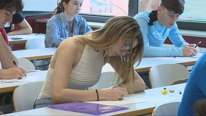 Telediario 1 - El País Vasco valora incluir en la PAU preguntas sobre ETA y los GAL