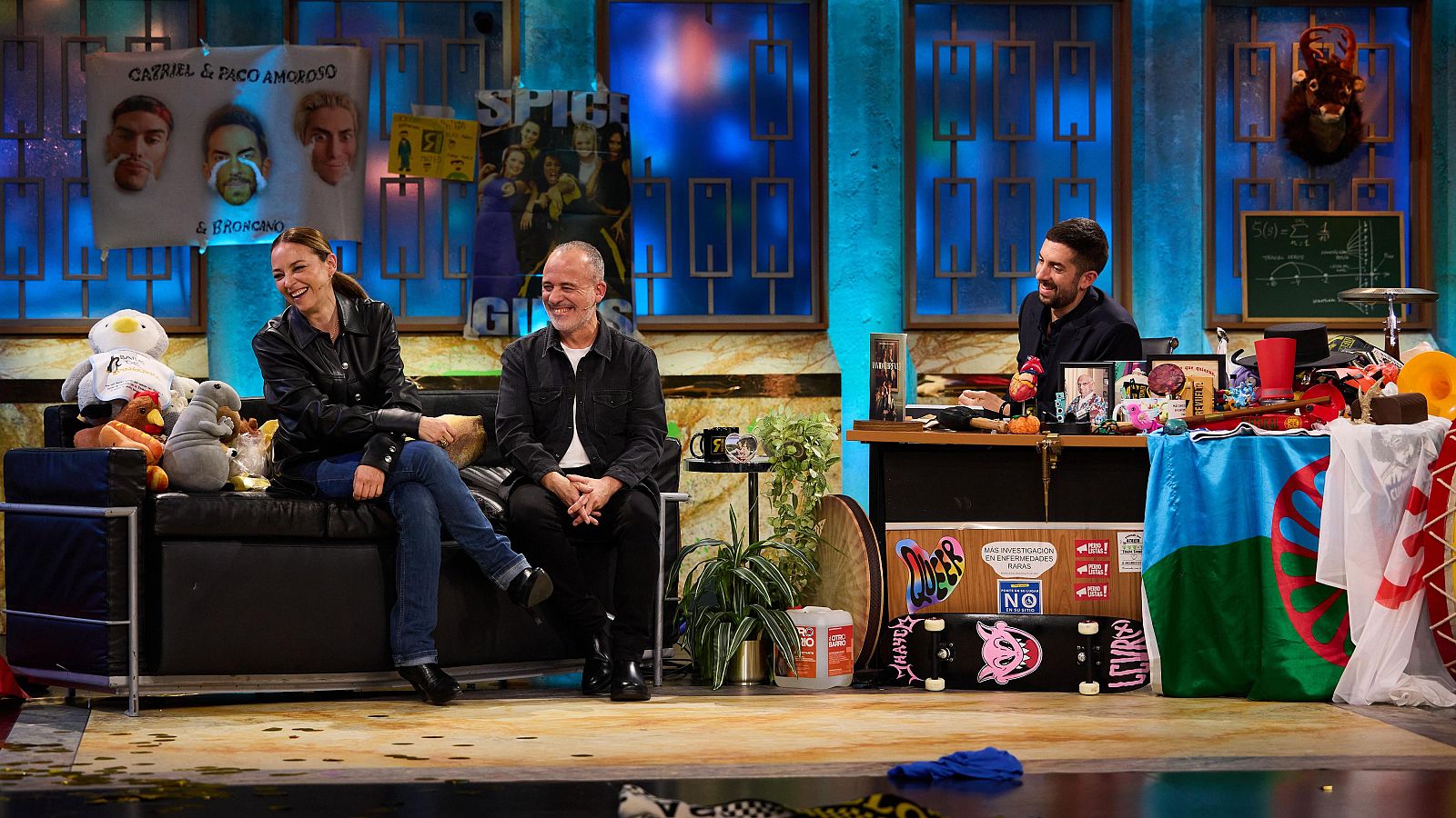 La Revuelta | El capricho extravagante de Leonor Watling 11/2/25 - La Revuelta | Ver