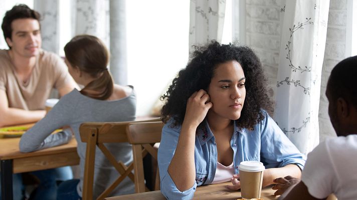 Telediario 1 - Triunfan los breves encuentros por turnos frente a las apps de citas