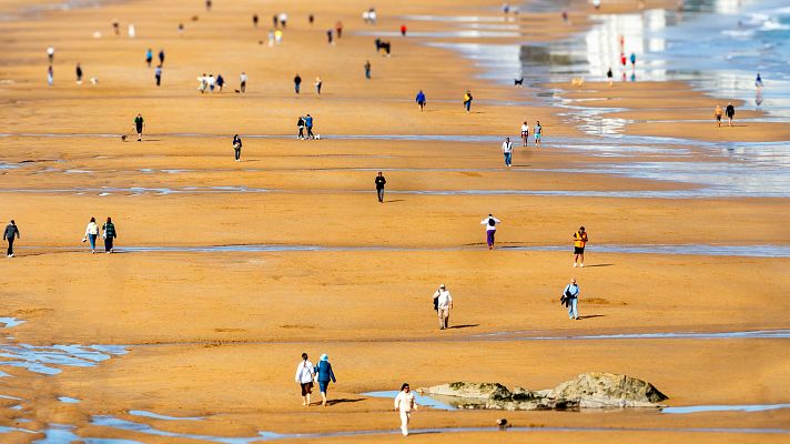 Cielos despejados y altas temperaturas para la época del año
