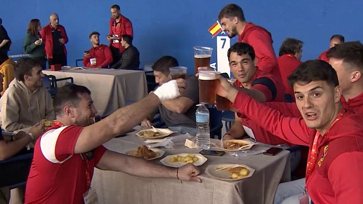 Informativo 24h - El XV del León cumple con la tradición del 'tercer tiempo' del rugby tras su partido ante Georgia