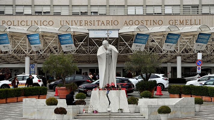 El papa continuará hospitalizado \"en condiciones clínicas estables\" | Ver