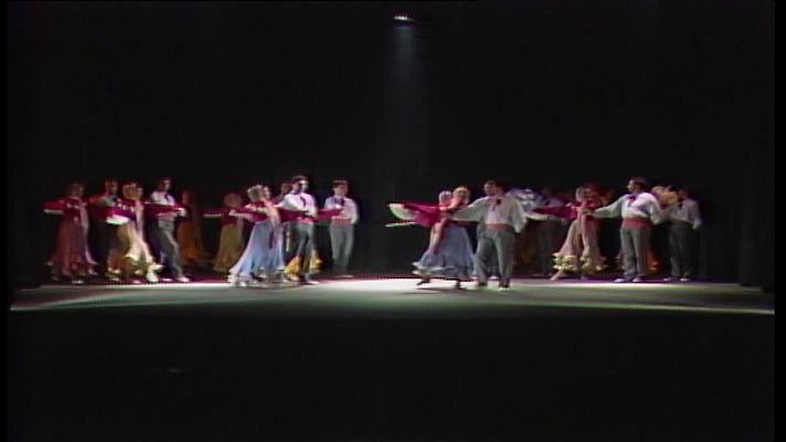Arxiu TVE Catalunya - L'Esbart Verdaguer estrena de la coreografia 'Montjuïc' al Teatre Romea