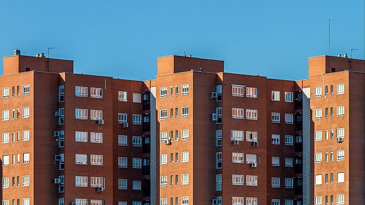 Telediario 1 - Más inquilinos que nunca: el 20,4% de viviendas en 2024 estaban en régimen de alquiler