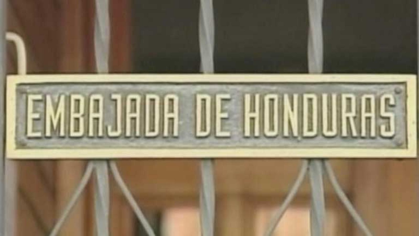 El jefe de seguridad del embajador de Honduras monta una orgía