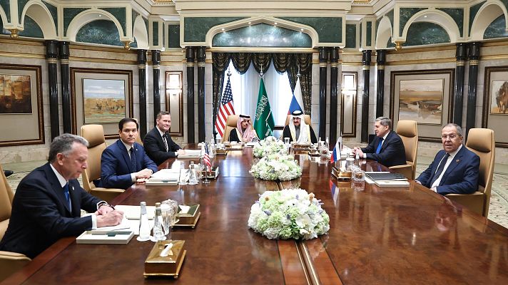 Telediario 2 - Moscú y Washington sientan las bases para debatir el fin de la guerra en un encuentro en Riad