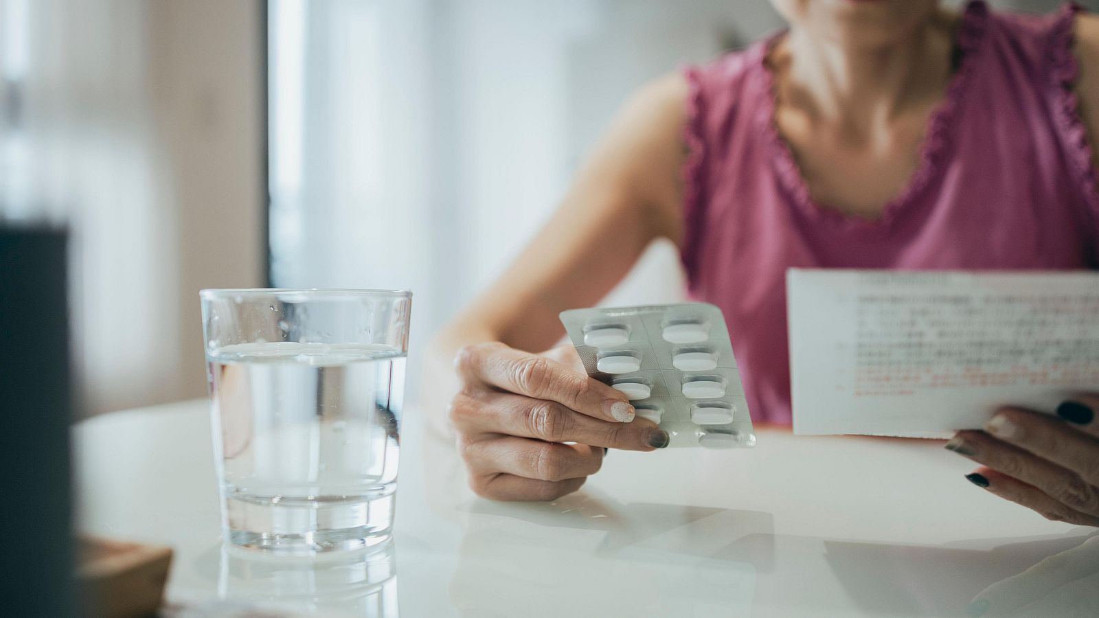 Europa plantea sustituir los prospectos de papel de fármacos por QR