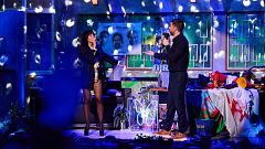 La Revuelta | Aitana y Broncano cantan 'Fix you' de Coldplay