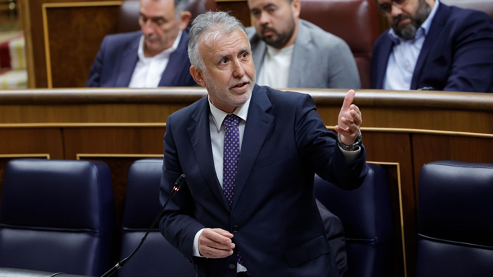 Rifirrafe entre el Gobierno y el PP: Tellado y Torres se acusan de mentir - Telediario 2 | Ver