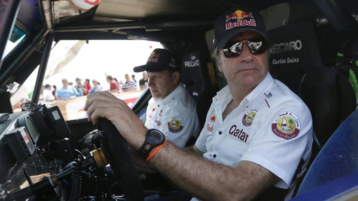 Telediario 1 - El Dakar rectifica y retira a Sainz su bonificación por losproblemas del GPS