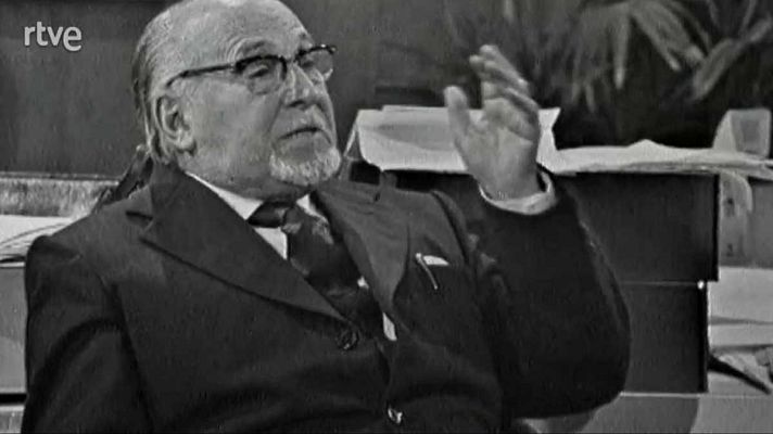 Pili, secretaria ideal - Bodas de plata