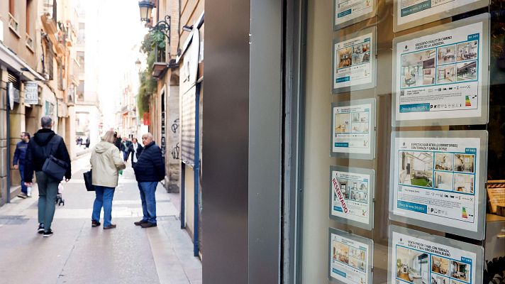 Aumenta la compraventa de vivienda pero la oferta sigue a la baja - Telediario 1 | Ver