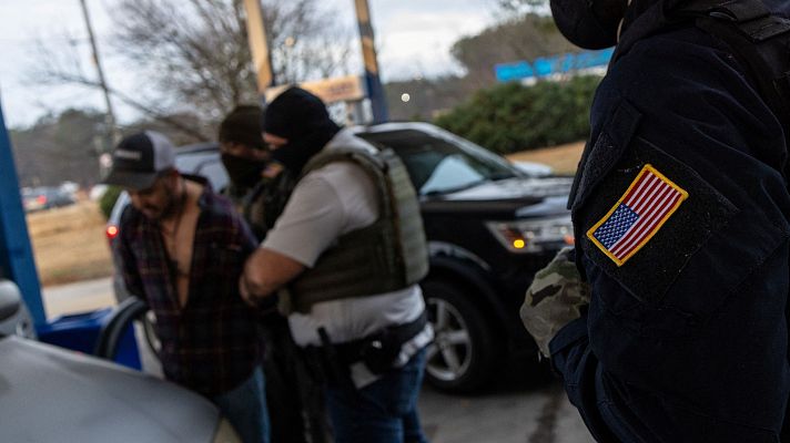 Telediario 2 - Un mes de políticas antimigratorias de Trump: "Lo que más me preocupa son las personas que propician ese odio"