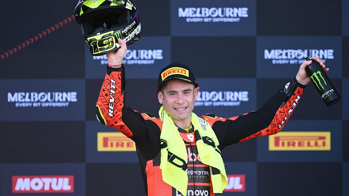 Mundial de Superbike - Bautista sube al podio en la primera carrera del Mundial de Superbike que ganó Bulega