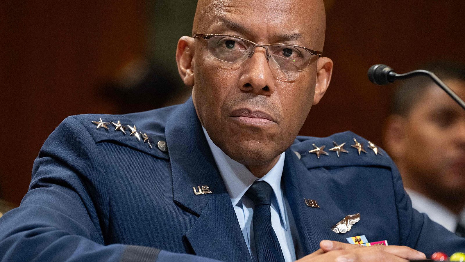 Trump realiza una reorganización sin precedentes en el Pentágono | Ver