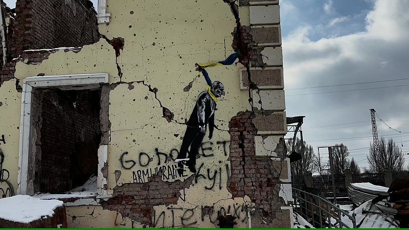 La guerra en Ucrania se recrudece a pocas horas del tercer aniversario de su inicio - Radio 5 Actualidad | Ver