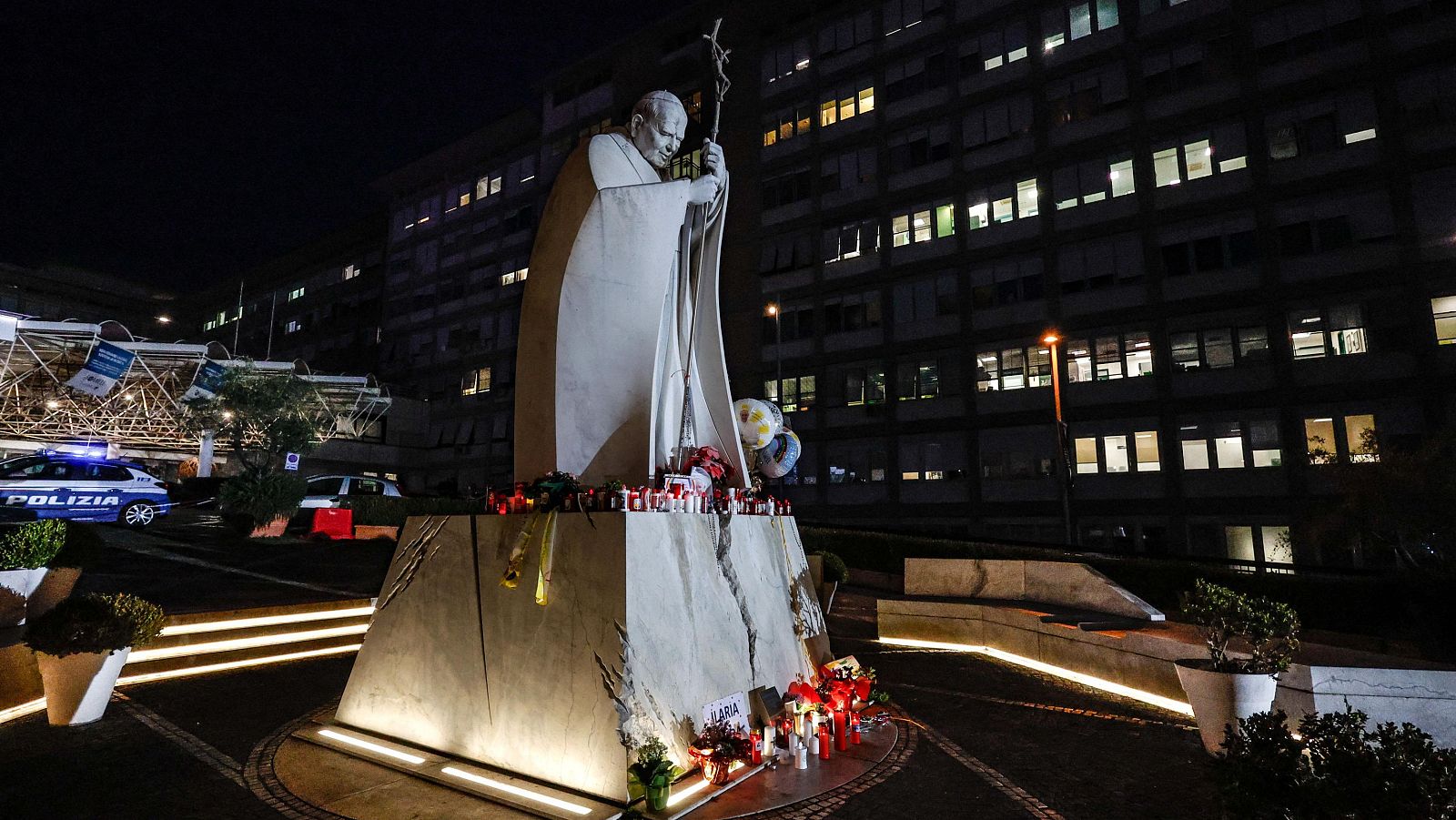 El papa Francisco permanece "crítico" con insuficiencia renal leve - Fin de semana 24h | Ver