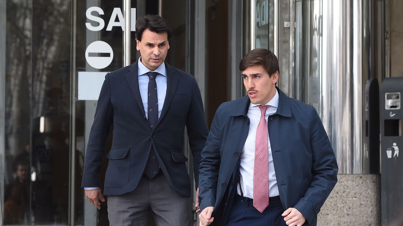 La pareja de Ayuso se niega a declarar en el juicio por fraude fiscal - Informativo 24h | Ver