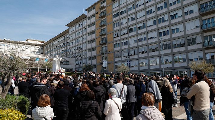 Telediario 1 - El papa sigue ingresado con pronóstico reservado pero pasa buena noche