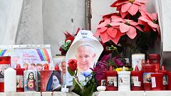 La salud del papa presenta una "leve mejoría" y su insuficiencia renal "no es preocupante"